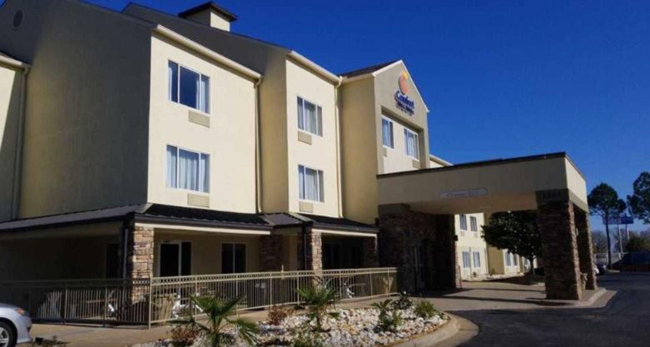 Comfort Inn & Suites Montgomery East Carmichael Rd Exterior foto